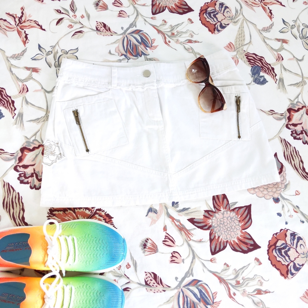 NWOT mini skirt girl woman white